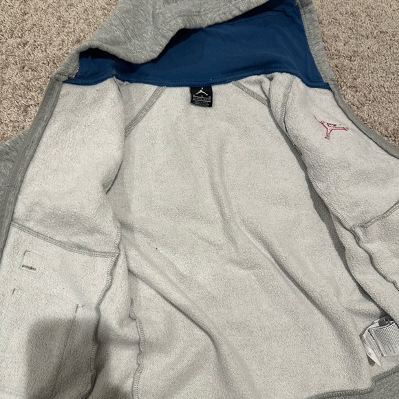 Air Jordan Zip up Jacket YOUTH SIZE Medium- Gray/Blue/Red - Picture 5 of 5